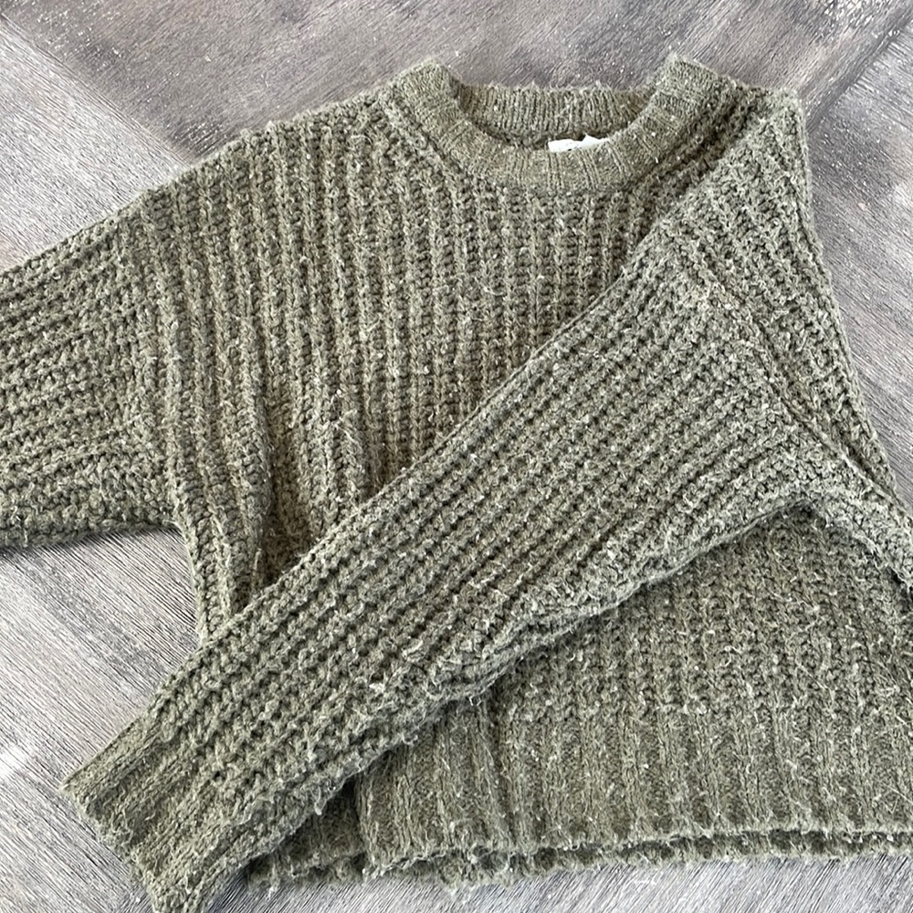 American Eagle Sweater Olive